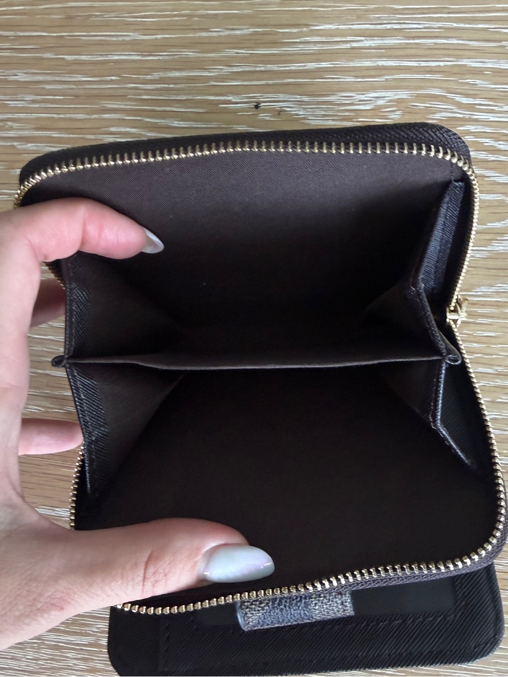 Geometric Pattern Brown Wallet - Picture 6 of 6